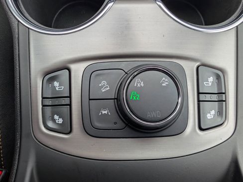 Used 2023 GMC Terrain AT4 image 24