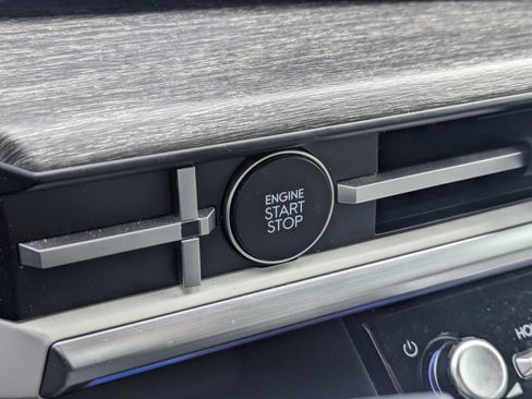 Used 2024 Hyundai Santa Fe Limited image 35