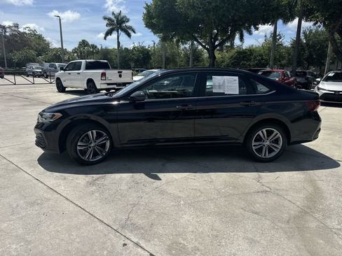 Used 2024 Volkswagen Jetta SE FWD image 40