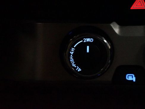 Certified 2022 Toyota Tacoma SR AWD/4WD image 20