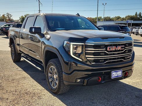 Used 2024 GMC Sierra 1500 AT4 w/ Technology Package image 4