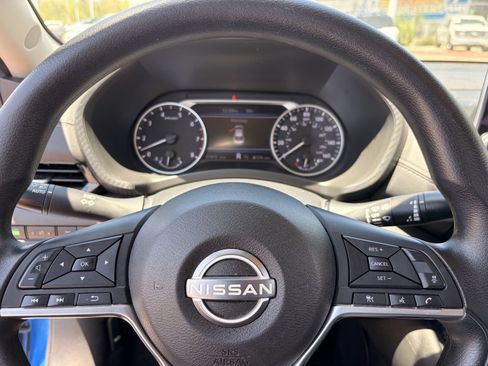Used 2024 Nissan Sentra SV FWD image 27