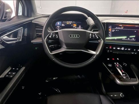 Used 2023 Audi Q4 e-tron Premium Plus w/ Premium Plus image 8
