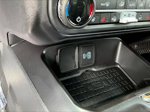Certified 2024 Ford Bronco Raptor w/ Interior Carbon Fiber Pack 6 AWD/4WD image 18