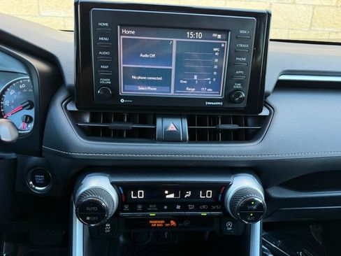 Used 2020 Toyota RAV4 XLE FWD image 8