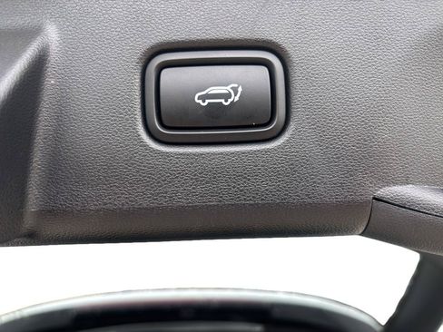 Used 2025 Hyundai Tucson Limited AWD/4WD image 8
