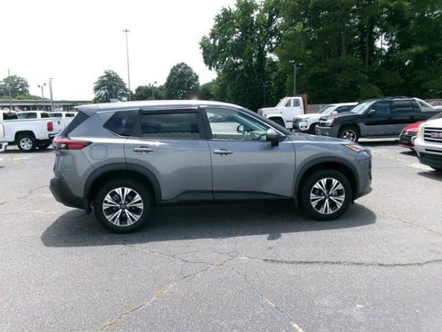 Used 2023 Nissan Rogue SV FWD image 5