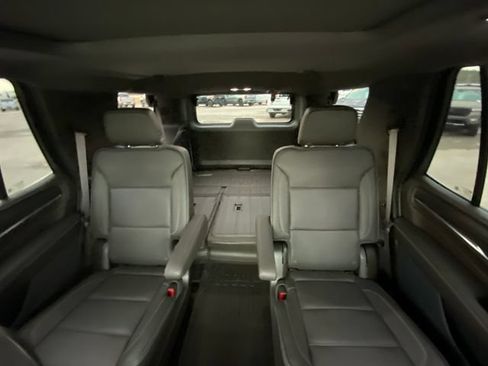 Used 2024 GMC Yukon Denali AWD/4WD image 13
