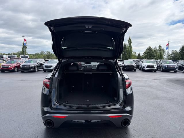 Used 2023 Alfa Romeo Stelvio Ti AWD/4WD image 16