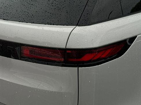 Used 2025 Land Rover Range Rover Sport Dynamic SE image 14