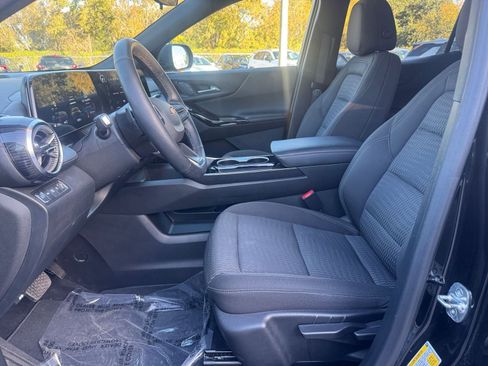 Used 2025 Chevrolet Equinox LT image 25