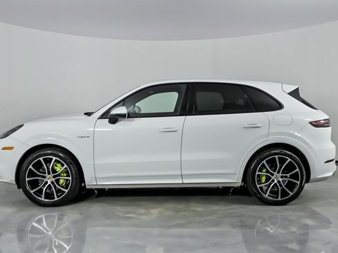 Used 2019 Porsche Cayenne E-Hybrid image 8