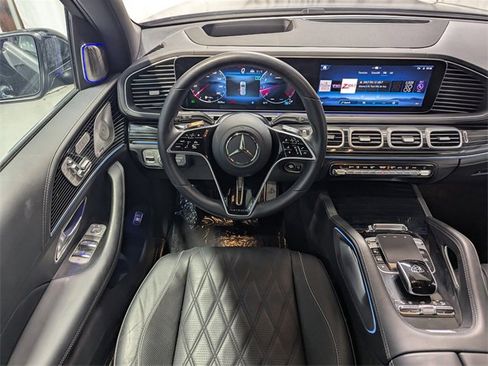 Used 2024 Mercedes-Benz Maybach GLS 600 4MATIC image 7