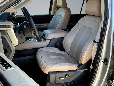 Used 2024 Ford Expedition Limited image 22