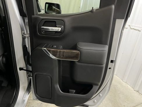 Used 2019 GMC Sierra 1500 SLE image 14