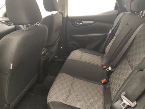 Used 2021 Nissan Rogue Sport SV image 18