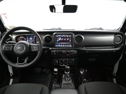 Used 2023 Jeep Gladiator Sport image 33