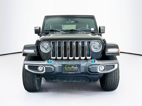 Used 2022 Jeep Wrangler Unlimited Sahara AWD/4WD image 2
