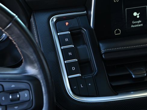 Used 2022 GMC Yukon XL AT4 image 20