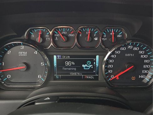 Used 2020 Chevrolet Suburban LT image 18