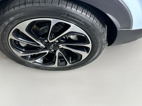 Used 2022 Chevrolet Bolt EUV Premier w/ Sun & Sound Package image 11