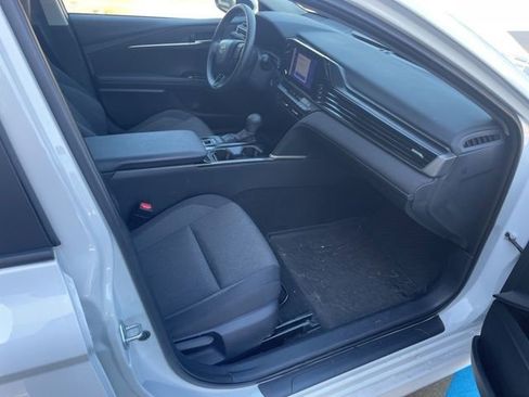 Used 2025 Toyota Camry LE image 16