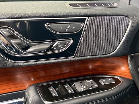 Used 2021 Lincoln Navigator Reserve image 16