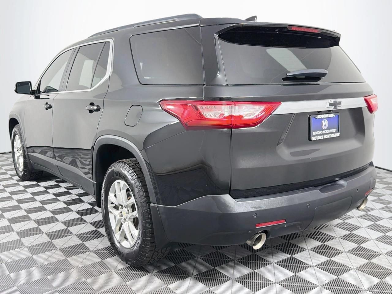 Used 2019 Chevrolet Traverse LT w/ LPO, Black Accent Package AWD/4WD image 9