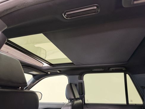 Used 2021 Ford Expedition XLT RWD image 27