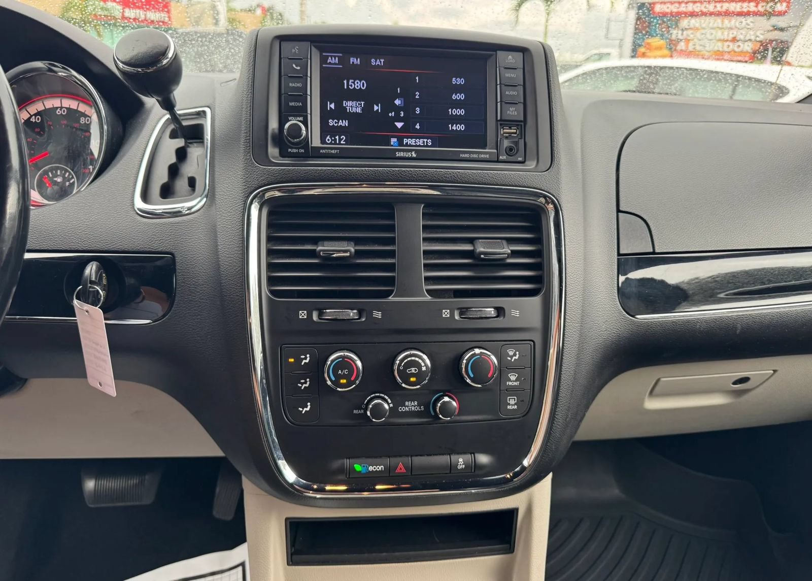 Used 2019 Dodge Grand Caravan SXT FWD image 18