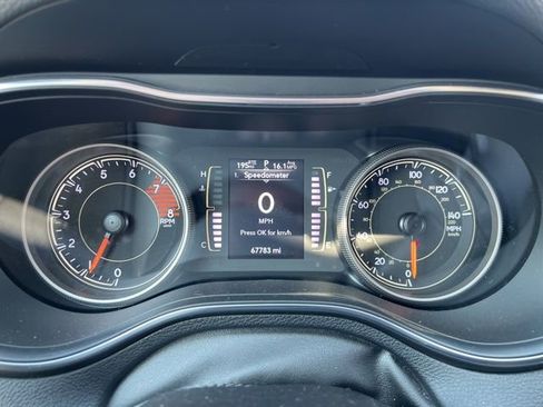 Certified 2019 Jeep Cherokee Latitude Plus AWD/4WD image 27