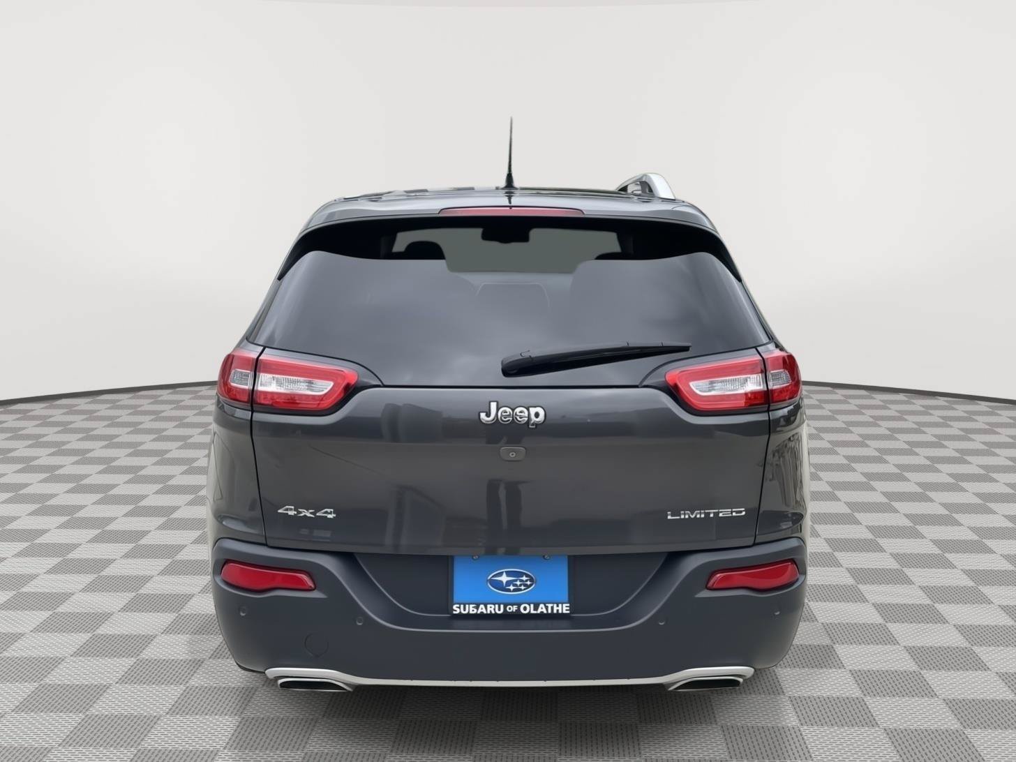 Used 2015 Jeep Cherokee Limited w/ Luxury Group AWD/4WD image 13