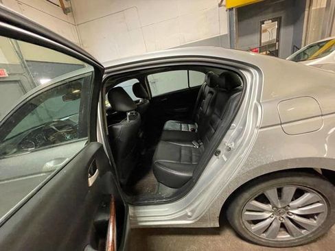 Used 2011 Honda Accord EX-L image 21