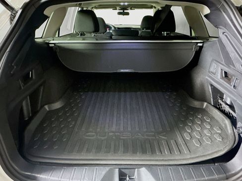Used 2025 Subaru Outback Premium image 27