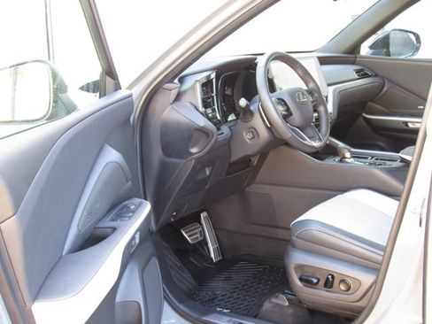 Used 2024 Lexus TX 500h AWD image 10