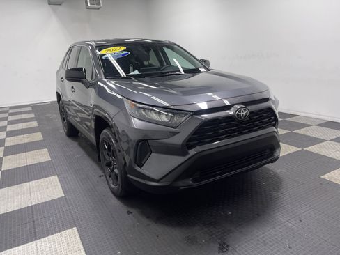 Used 2022 Toyota RAV4 LE image 6
