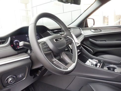 New 2025 Jeep Grand Cherokee Limited w/ Trailer Tow Package image 14