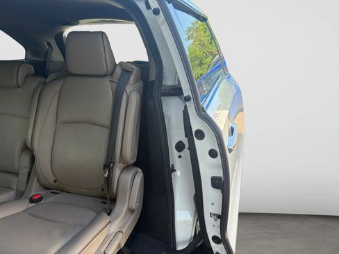 Used 2021 Honda Odyssey Elite image 14
