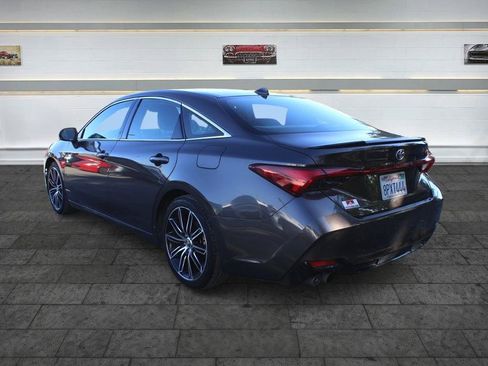Used 2020 Toyota Avalon XSE w/ Preferred Accessory Package FWD image 5