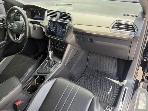 Used 2023 Volkswagen Tiguan SE R-Line FWD image 11