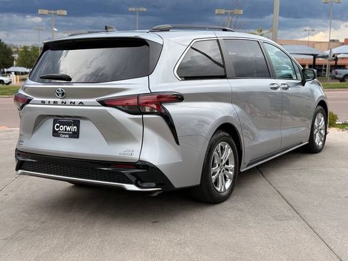 Used 2023 Toyota Sienna XSE w/ XSE Plus Package AWD/4WD image 8