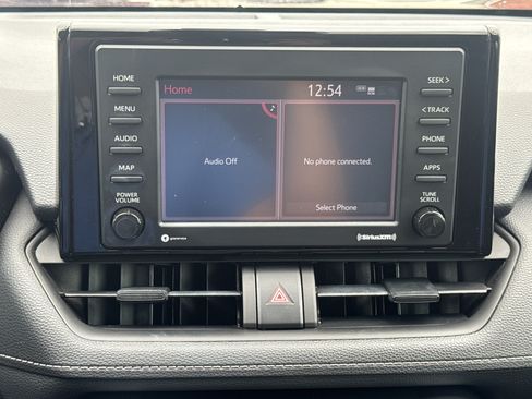 Used 2022 Toyota RAV4 XLE FWD image 19