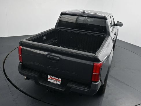 Used 2024 Toyota Tacoma TRD Off-Road AWD/4WD image 31