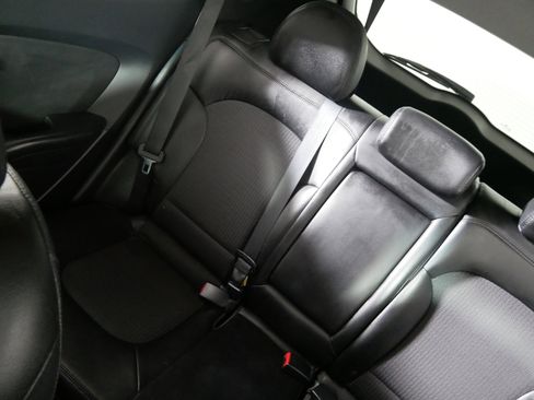 Used 2012 Hyundai Tucson GLS image 12