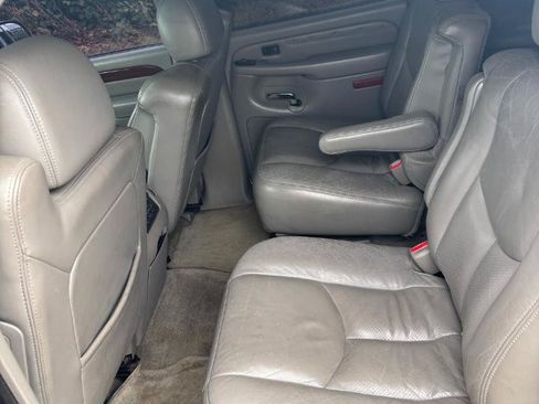 Used 2004 Cadillac Escalade ESV AWD image 20