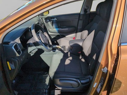 Certified 2020 Kia Sportage LX image 9