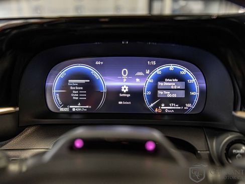 Used 2025 Toyota Crown Platinum image 37