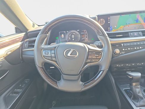 Used 2021 Lexus ES 300h 300h Luxury w/ Accessory Package image 11