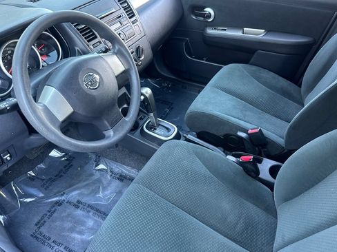 Used 2011 Nissan Versa 1.8 S FWD image 11