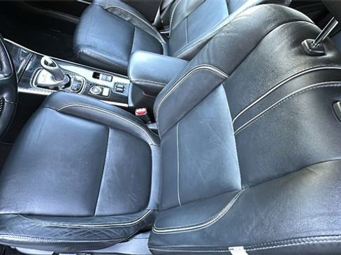 Used 2018 Mitsubishi Outlander SEL image 25